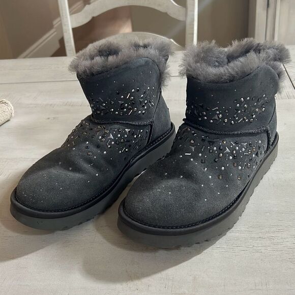 UGGS Gray Suede Galaxy Short Boots - Picture 2 of 5
